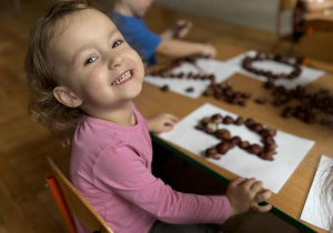 Dzieci z grupy Nutki podczas zajęć i zabaw ruchowych