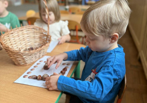 Dzieci z grupy Nutki podczas zajęć i zabaw ruchowych
