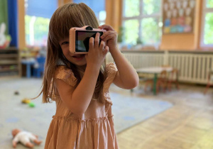 Dzieci z grupy Nutki podczas zabaw i zajęć