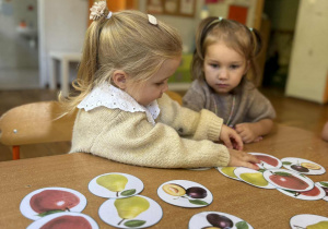 Dzieci z grupy Nutki podczas zabaw i zajęć
