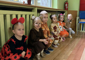 Dzieci z grupy Nutki podczas Balu Jesieni