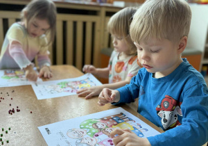 Dzieci z grupy Nutki podczas zajęć dydaktycznych