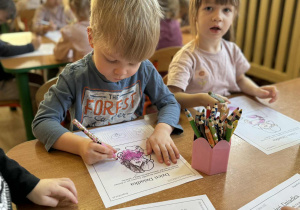 Dzieci z grupy Nutki podczas zajęć dydaktycznych