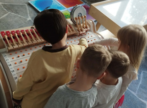 Musicon - Tygryski poznają nowe urządzenie