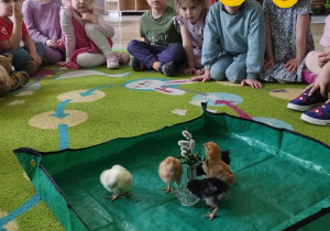 Dzieci z grupy Tygryski podczas warsztatów wiosennych