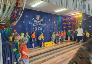 Dzieci z grupy Liski podczas występu