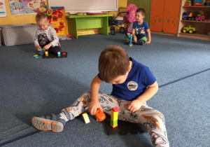 Zabawy konstrukcyjne z klockami