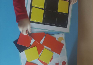 Dziecko podczas zajęć terapeutycznych