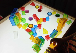 Zabawy z podświetlanymi klockami